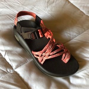Women’s size 7 chacos EUC